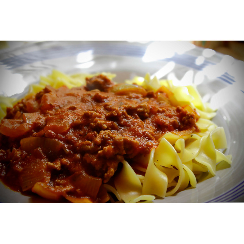 Cintas de pasta a la boloñesa